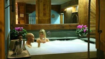 Bain à remous intérieur