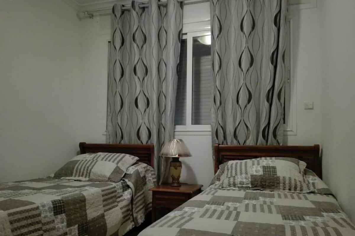 Appartement Exclusif, 3 chambres | Ameublement personnalisé, rideaux occultants, draps fournis