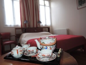 Quadruple Room (Alliées) | Kopi dan/atau pembancuh kopi