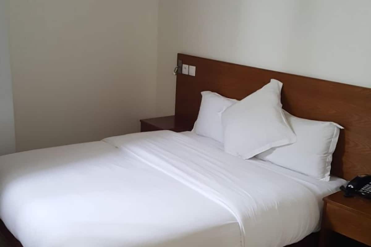 Double Room | Blackout drapes, cribs (free), rollaway beds (surcharge), WiFi (free)