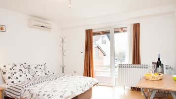 Doppelzimmer | Allergikerbettwaren, Schreibtisch, kostenlose Babybetten