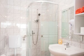 Double Room | Bathroom