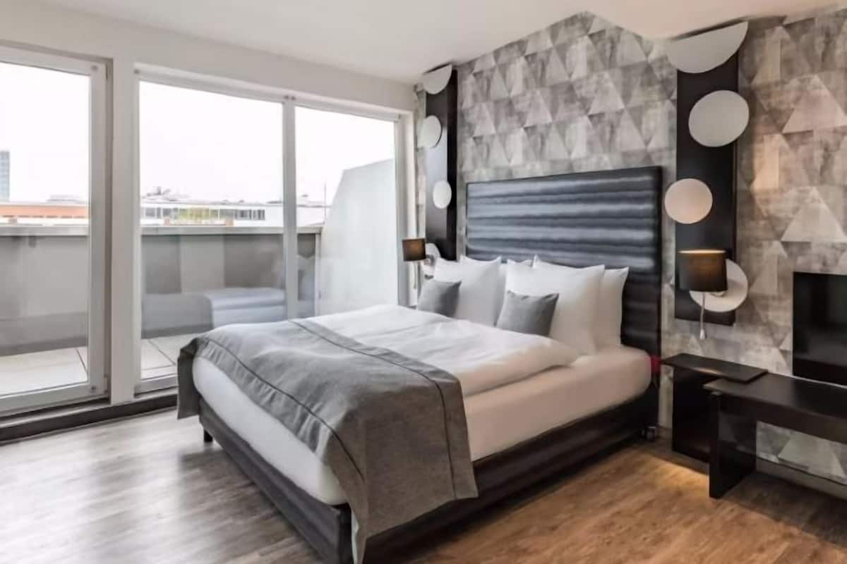 1 bedroom, hypo-allergenic bedding, in-room safe, desk