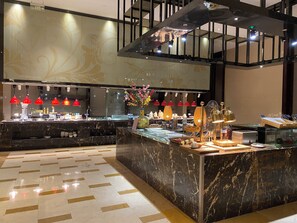 Desayuno buffet (CNY 60 por persona) 