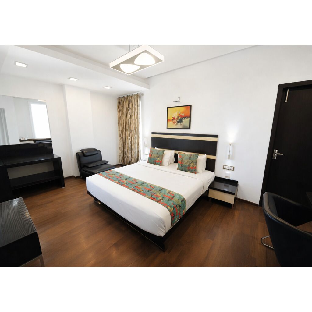 Comfort-dobbeltværelse | Premium-sengetøj, pengeskab på værelset, skrivebord