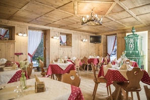 Free buffet breakfast