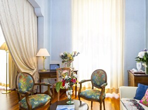 Literie de qualité, minibar, coffre-fort, bureau