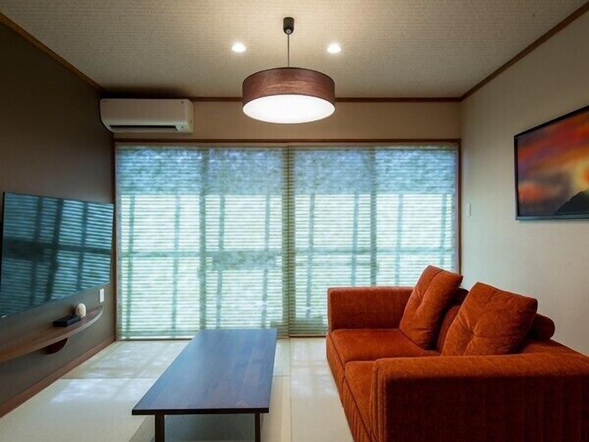 Living area | Flat-screen TV