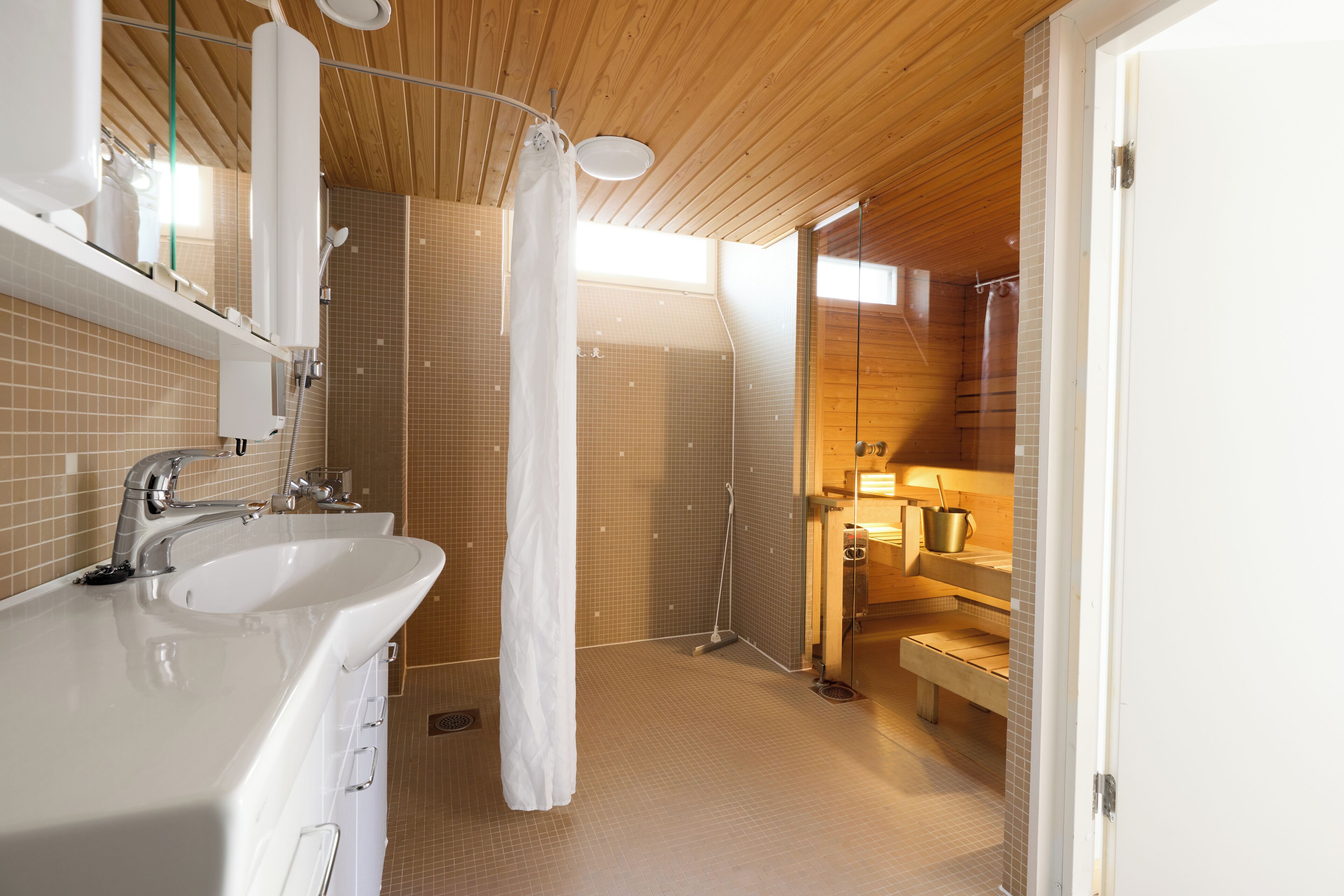 house, 4 bedrooms, terrace | desk, soundproofing, free wifi, bed sheets