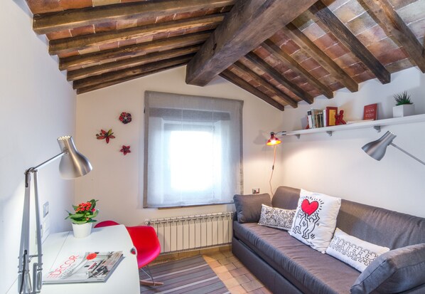 Apartment, 2 Schlafzimmer | Wohnbereich | Flachbildfernseher