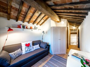 Apartment, 2 Schlafzimmer | Wohnbereich | Flachbildfernseher