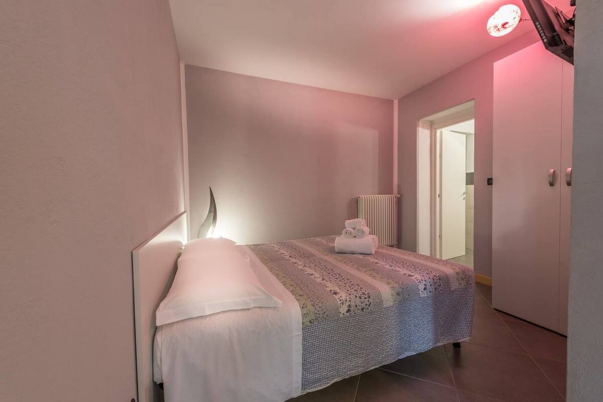 Apartment | Minibar, desk, soundproofing, free cribs/infant beds