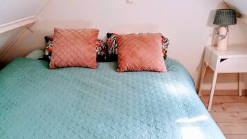 1 bedroom, iron/ironing board, WiFi, bed sheets