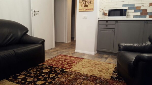 Comfort Apartment, 2 Bedrooms, Kitchen, City View | Living area
