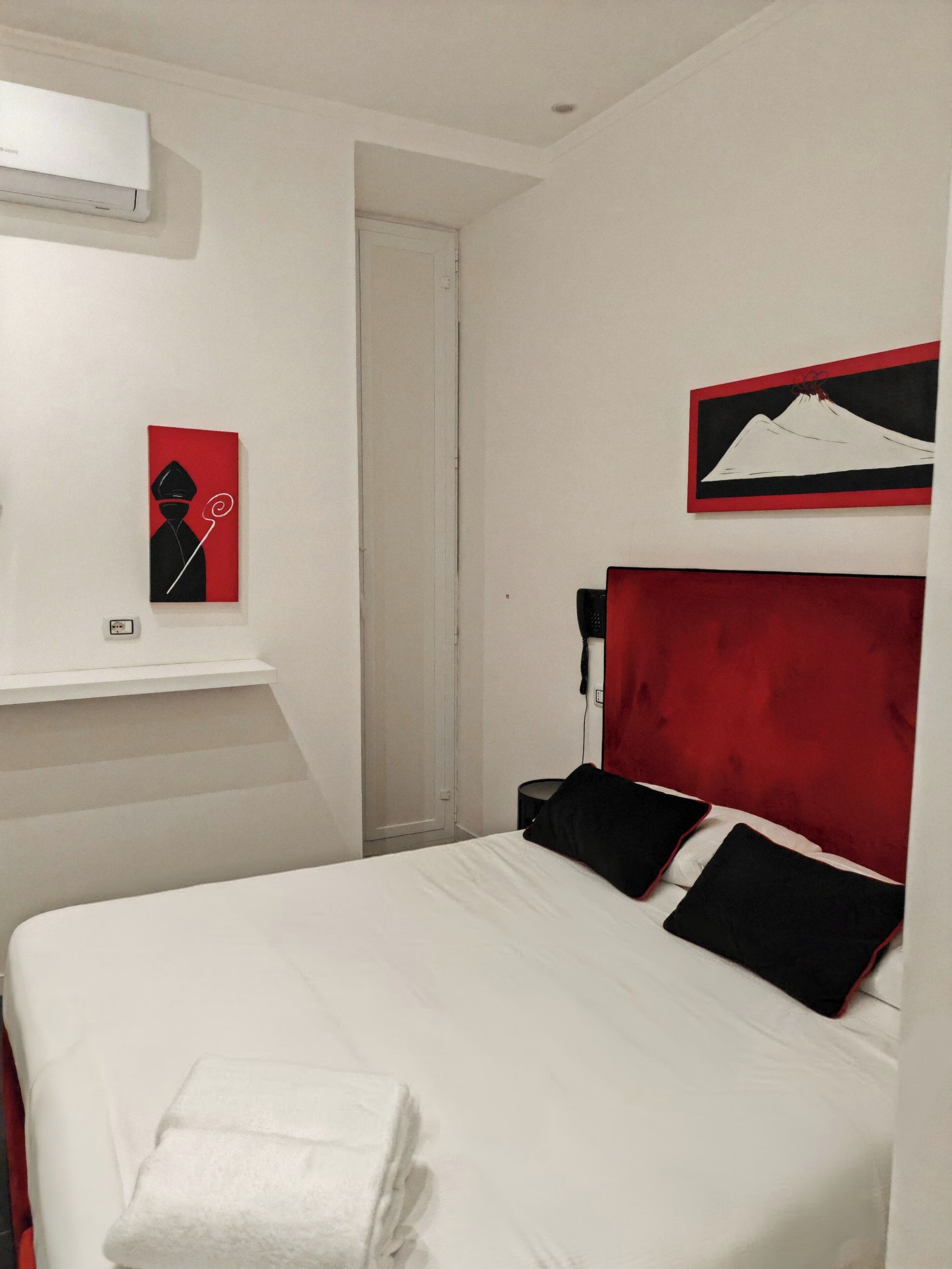 double room | in-room safe, soundproofing, free wifi, bed sheets