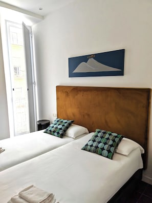 In-room safe, soundproofing, free WiFi, bed sheets - Art Street Hotel (Naples)