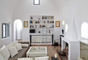 Villa, 4 Bedrooms, Private Pool | Living area