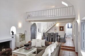 Villa, 4 Bedrooms, Private Pool | Living area