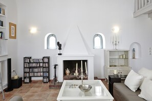 Villa, 4 Bedrooms, Private Pool | Living area