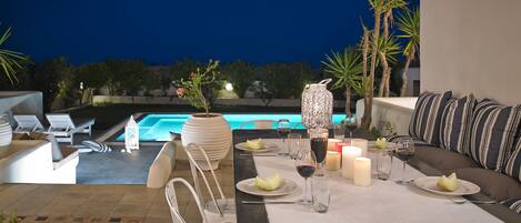 Huvila, 4 makuuhuonetta, yksityinen uima-allas | Terassi/patio