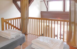 1 bedroom, travel cot, free WiFi