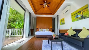 Premium bedding, minibar, in-room safe, desk