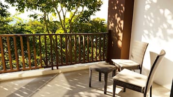 1 bedroom, premium bedding, minibar, in-room safe