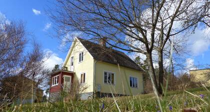 Quietly located cozy vacation home with a view, sauna and wood-burning stove