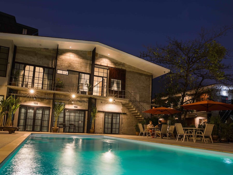 Dubbelrum för familj - 2 sovrum - tillgång till pool - utsikt mot poolen | Utomhuspool | Utomhuspool och solstolar