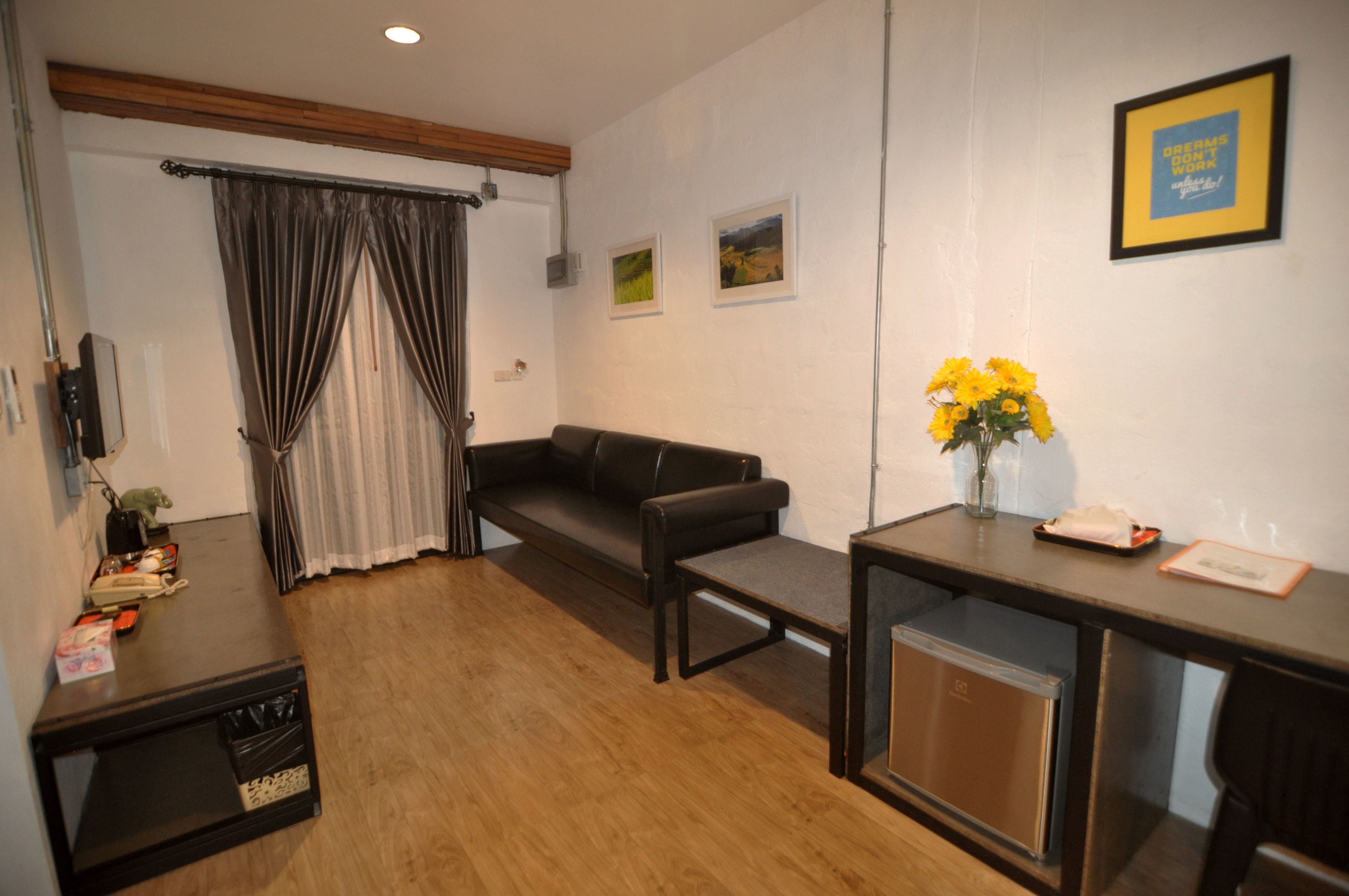 superior room | in-room safe, individually decorated, individually furnished