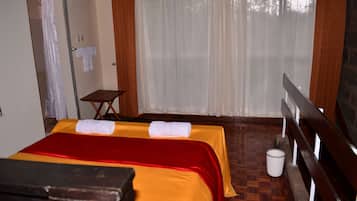 5 bedrooms, WiFi, bed sheets