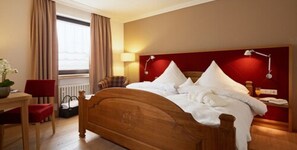 Hypo-allergenic bedding, down duvets, in-room safe - Hotel Eurener Hof (Trier)