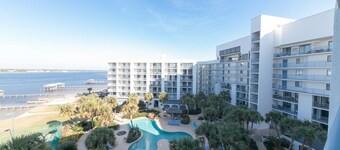 A must Sea! Updated 7th floor unit. Spectacular views, large balcony.