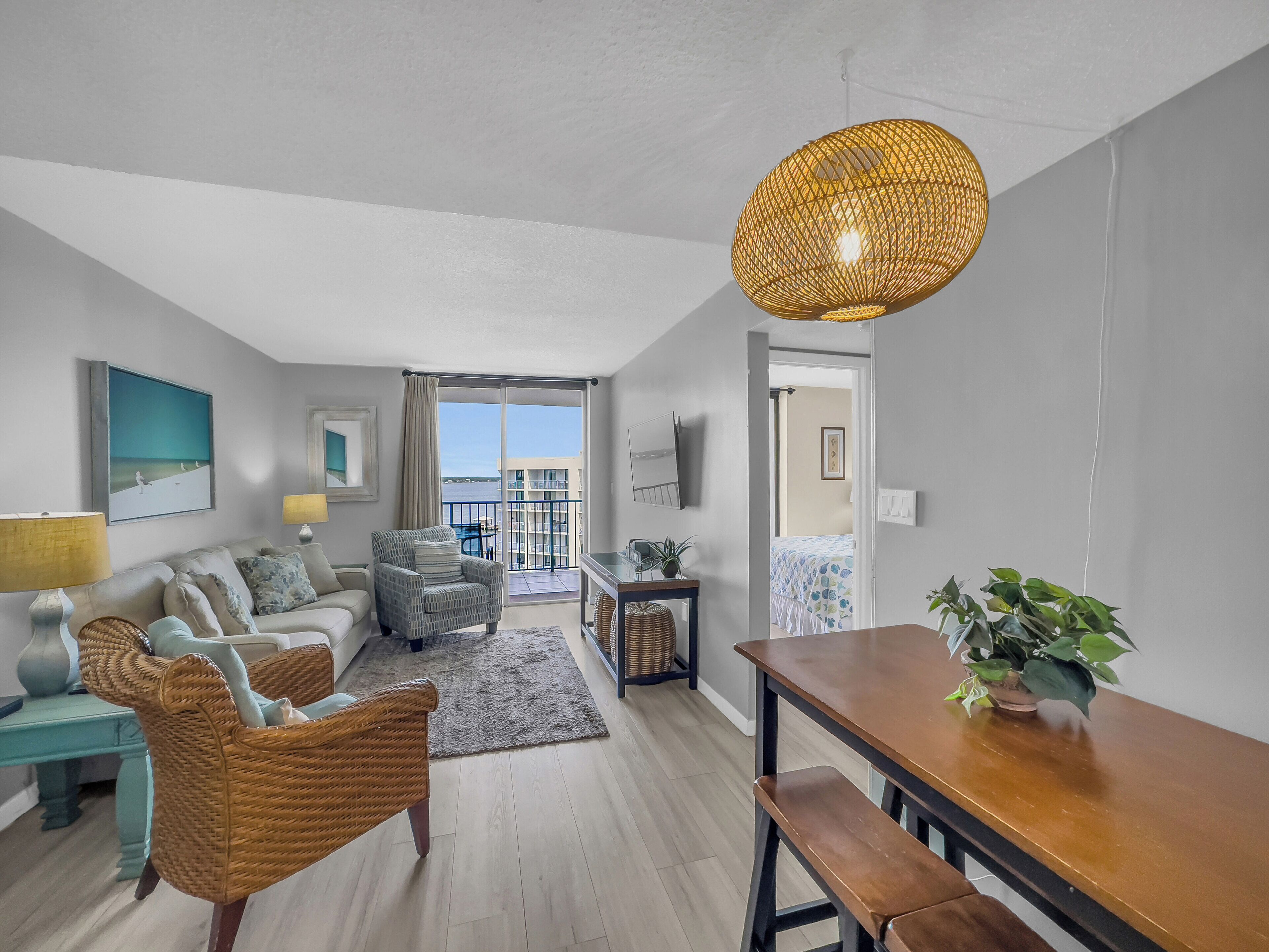 スマートテレビ、DVD プレーヤー、ステレオ