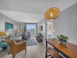 Smart-TV, DVD-Player, Stereoanlage