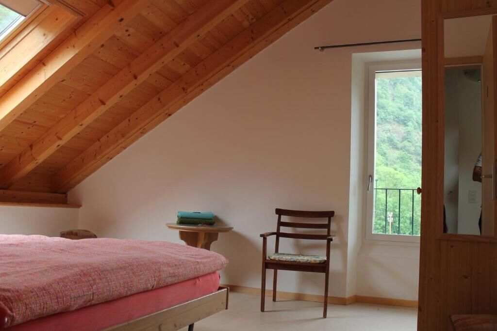 desk, rollaway beds, free wifi, bed sheets