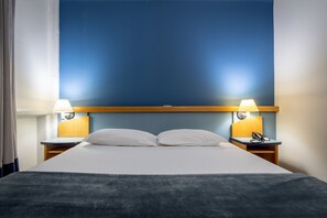 Deluxe Double Room | Minibar, in-room safe, desk, blackout drapes - Brivali Hotel Centro (Cacador)