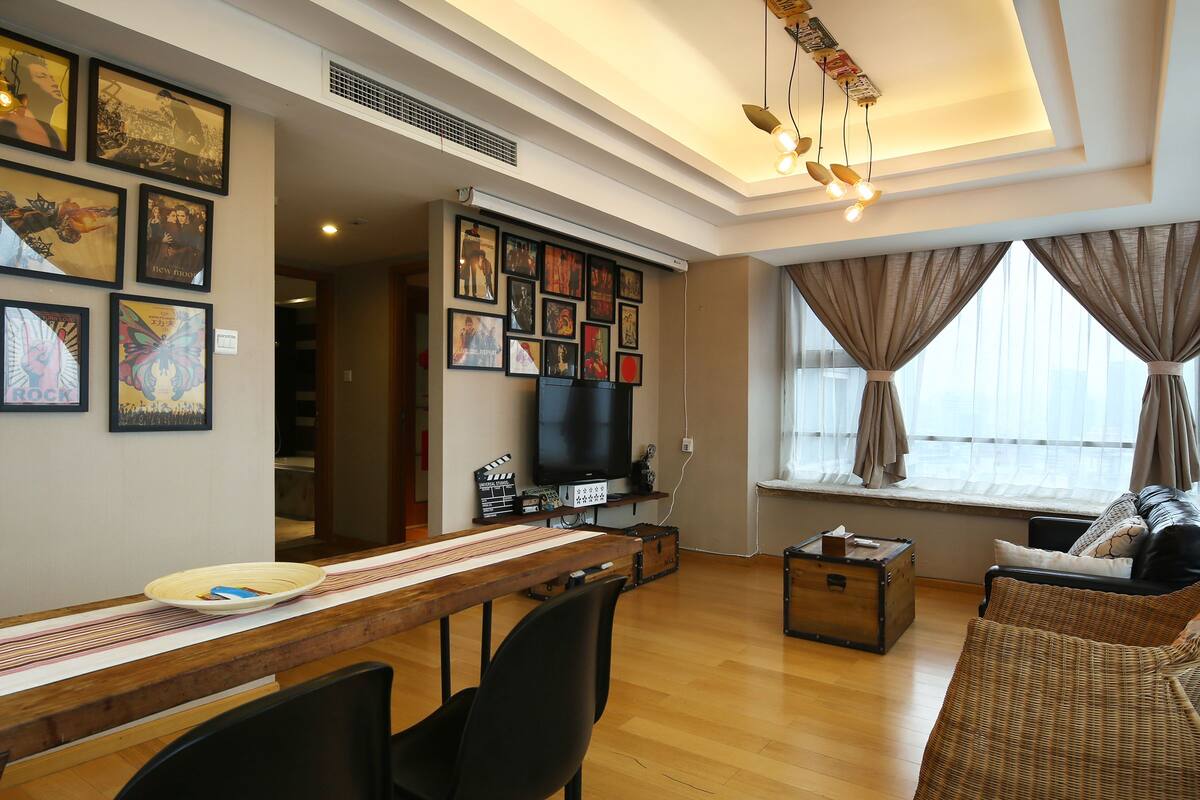 Classic Suite | Desk, blackout drapes, soundproofing, iron/ironing board