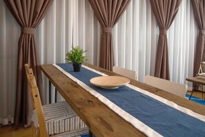 Suite Senior | Area keluarga | TV layar datar
