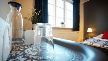 Basic Double or Twin Room, 2 Twin Beds | Minibar, desk, free WiFi