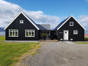 Exterior - Grenivík Guesthouse (Grenivík)