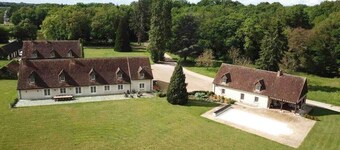 Stort romslig og avslappende hus med tennis og tjern - 12 til 16 p: Hjort