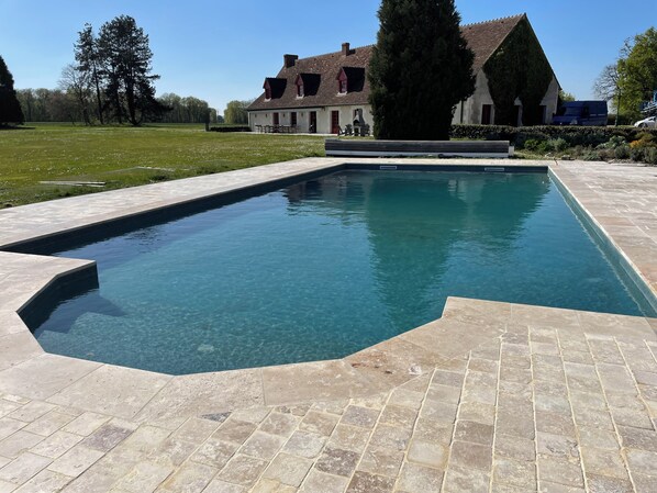 Piscine extérieure, piscine chauffée