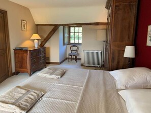 9 Schlafzimmer, Bügeleisen/Bügelbrett, Reisekinderbett, kostenloses WLAN