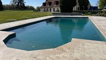Piscine extérieure, piscine chauffée