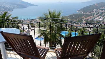Deluxe Apartment, 1 Bedroom, Balcony, Sea View | Beach/ocean view