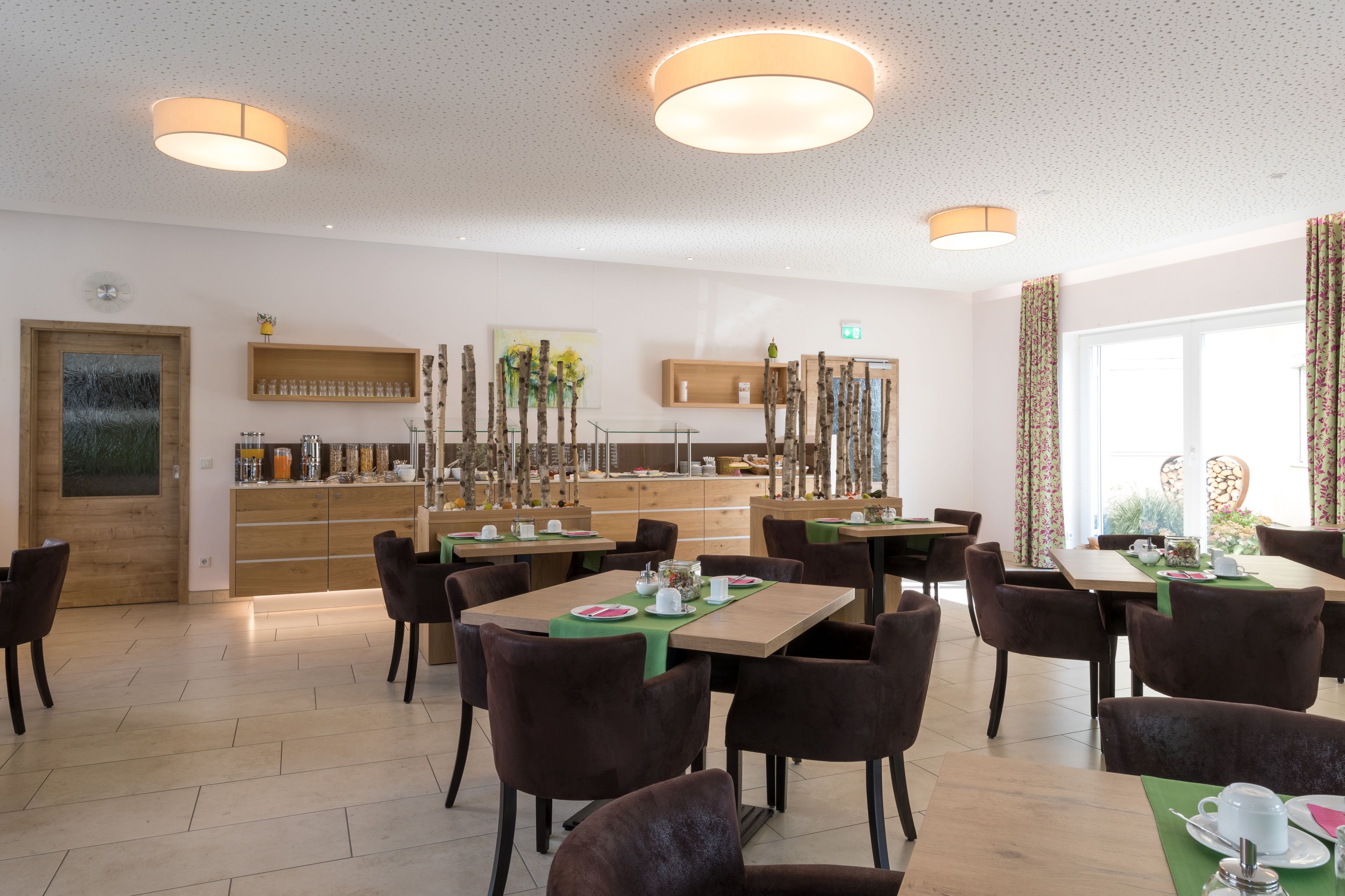 包含每日自助早餐