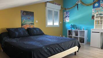 5 bedrooms, desk, iron/ironing board, free WiFi