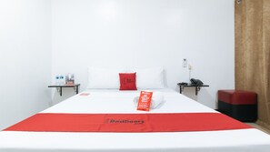 Deluxe Room - RedDoorz @ San Antonio Makati (Makati)
