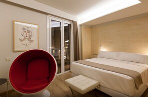 Deluxe Double Room | Minibar, in-room safe, desk, blackout curtains - San Gil Plaza Hotel (Zamora)